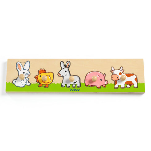 「リフトアウトパズル ファーム」という商品です。農場にいるかわいい動物たちの木製パズル。1個1個のピースが大きく、持ちやすいつまみがついています。