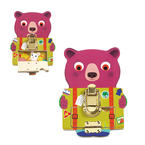 クマはレバークロージャータイプの鍵です。鍵を開けるとネズミが見えます。 サイズは 12×17.5×1㎝。