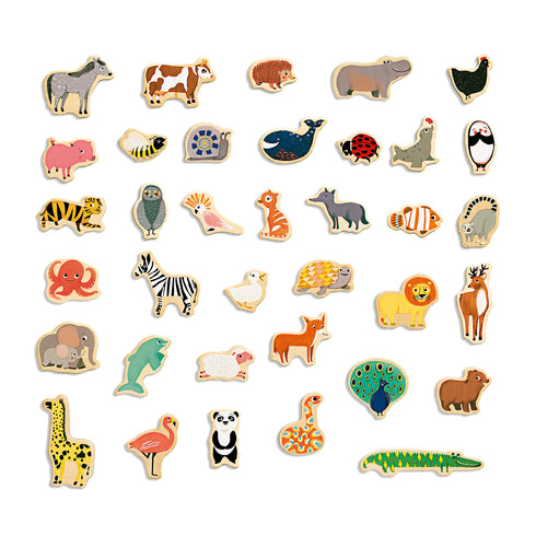 「マグニモ」は、世界中の動物のイラストが描かれた木製のマグネットセットです。