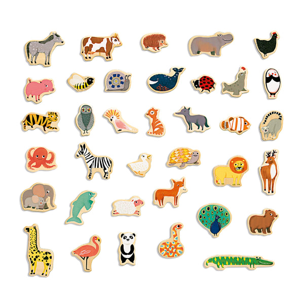 「マグニモ」は、世界中の動物のイラストが描かれた木製のマグネットセットです。