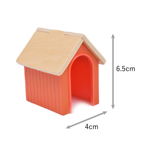 犬小屋のサイズは縦6.5㎝ 横4㎝。